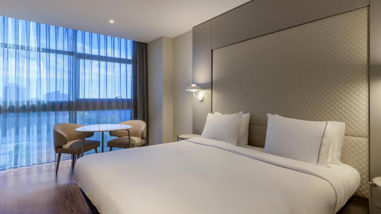 Guest Room 1 King