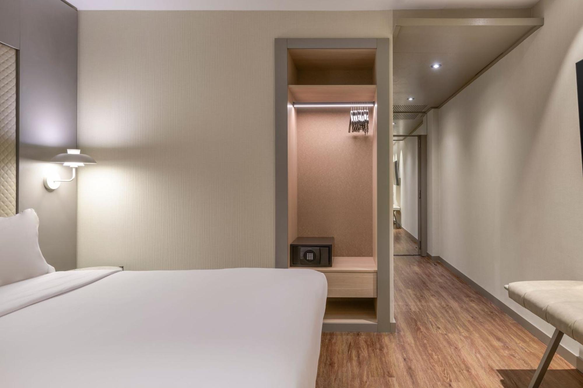 Guest room 1 Queen