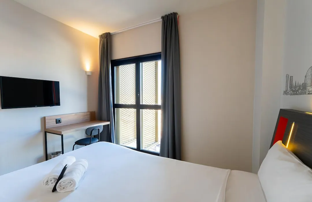 easyHotel Barcelona Fira-1